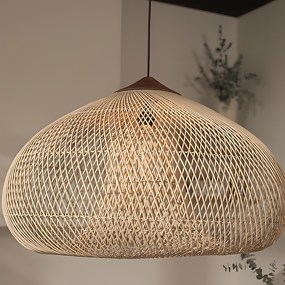 Elegante lampada a sospensione in rattan fatta a mano
