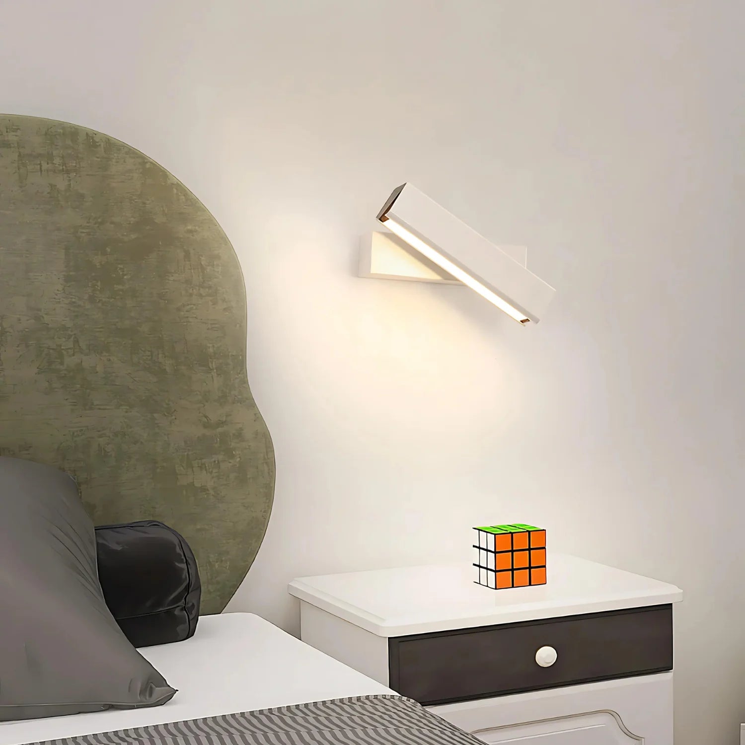 Light Line Modern Aluminum Wall Light