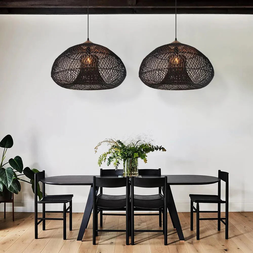 Elegante lampada a sospensione in rattan fatta a mano