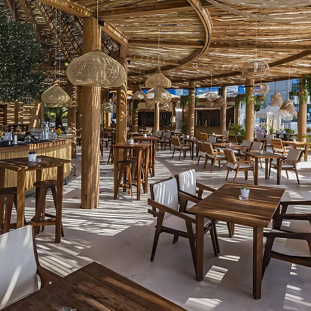 Elegante lampada a sospensione in rattan fatta a mano