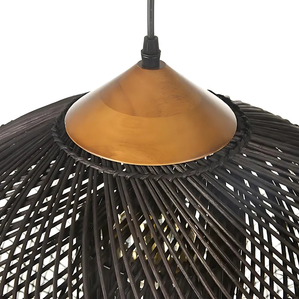 Elegante lampada a sospensione in rattan fatta a mano