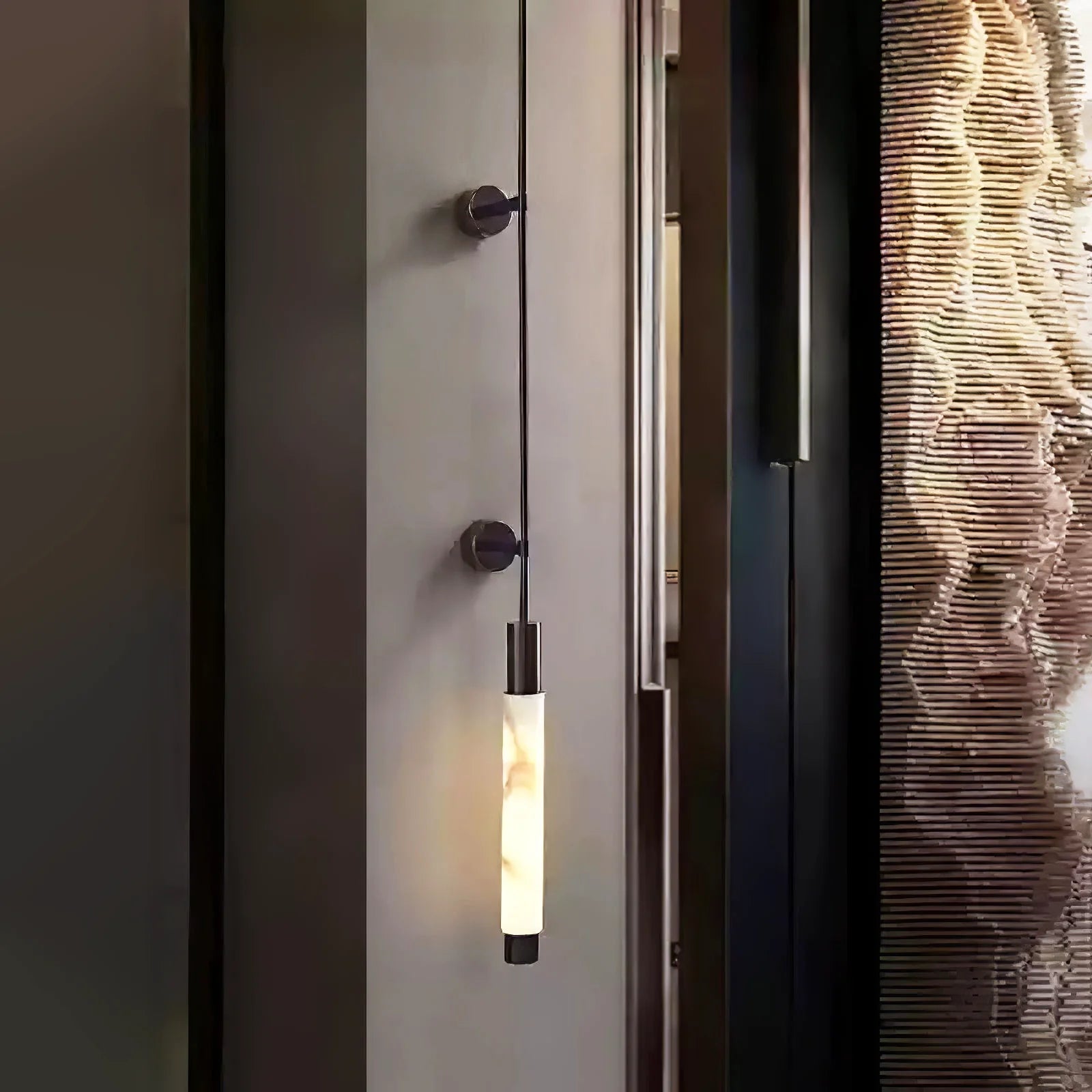 Verita Column Alabaster Minimalist Vertical Wall Lamp