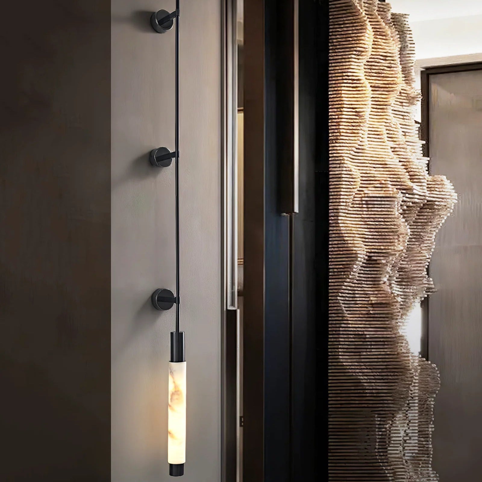 Verita Column Alabaster Minimalist Vertical Wall Lamp