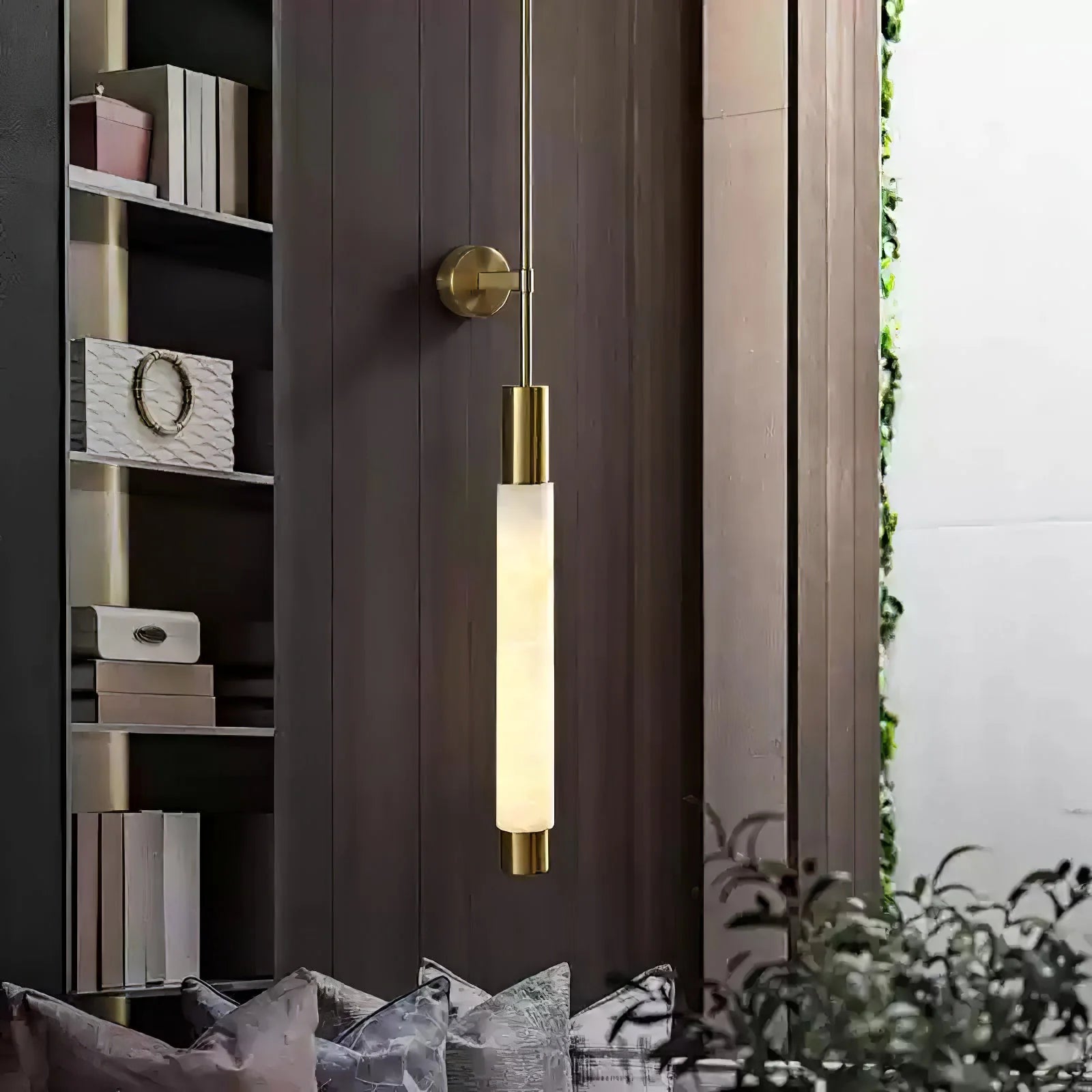 Verita Column Alabaster Minimalist Vertical Wall Lamp