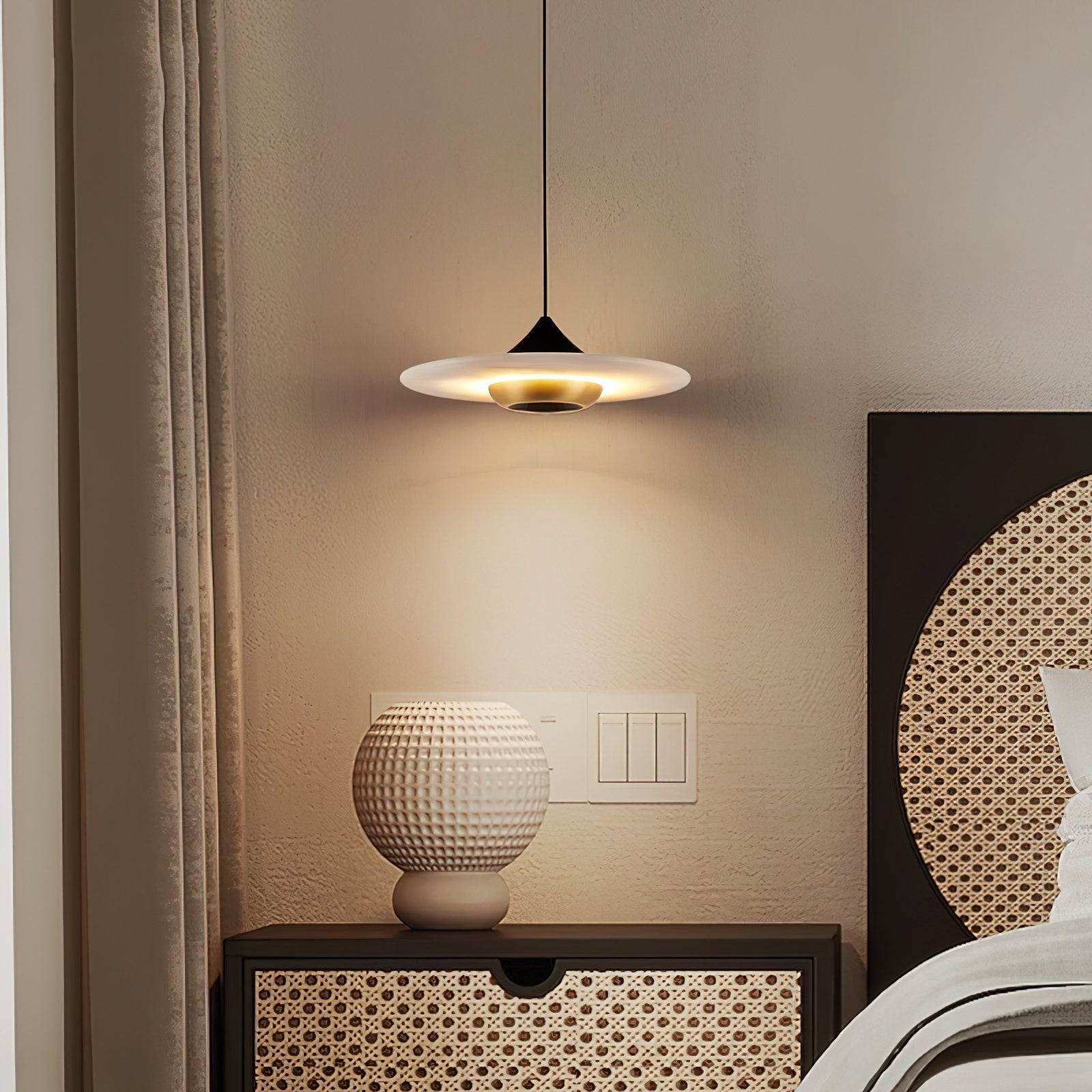 Celesto Disc Alabaster Minimalist Pendant Light