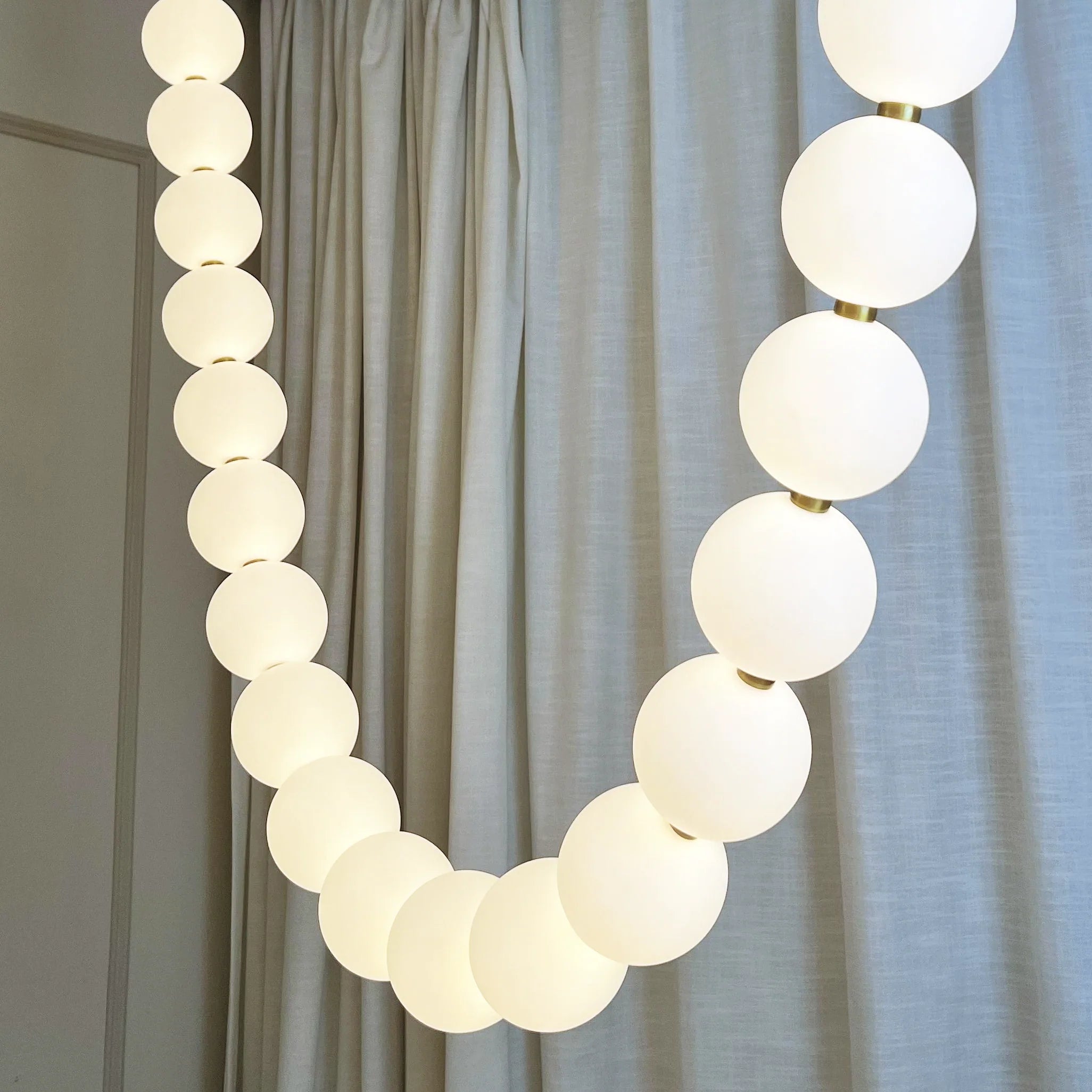 Pearl Necklace Japandi Acrylic Brass Chandelier