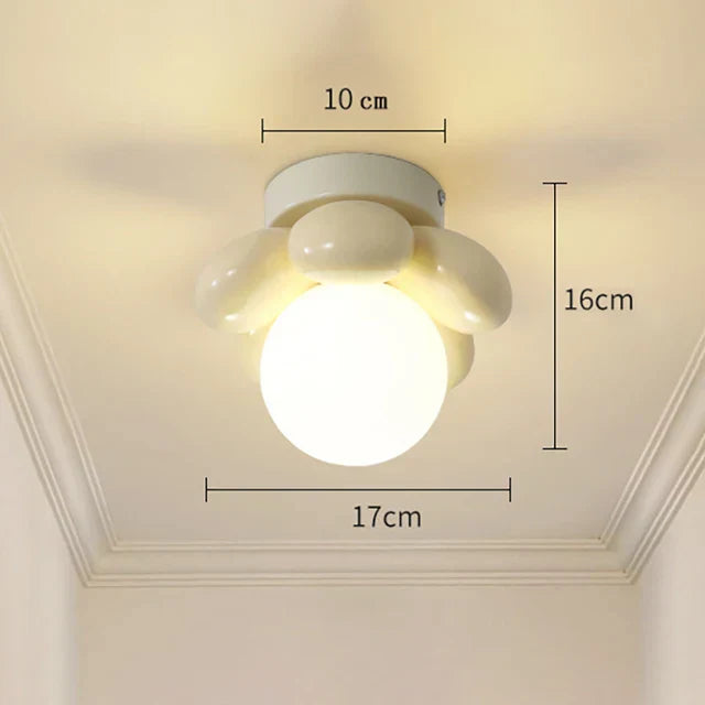 Lampada da soffitto con fiori scandinavi