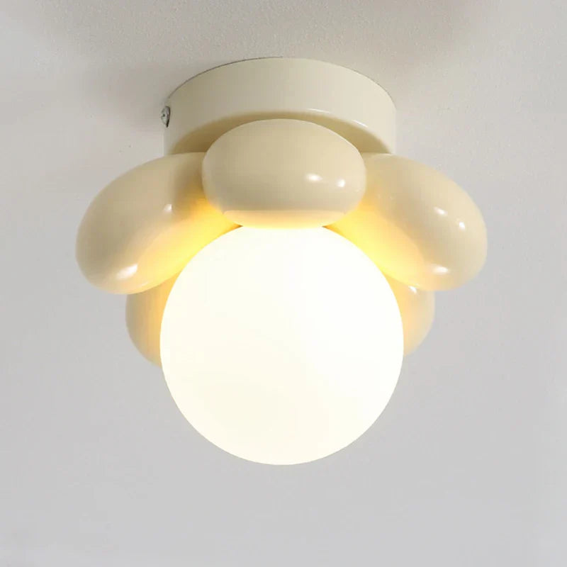 Lampada da soffitto con fiori scandinavi