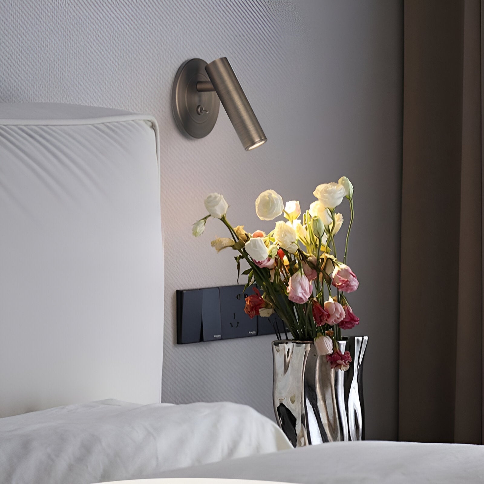 Nordic Aluminum Lampshade Scottie LED Wall Light