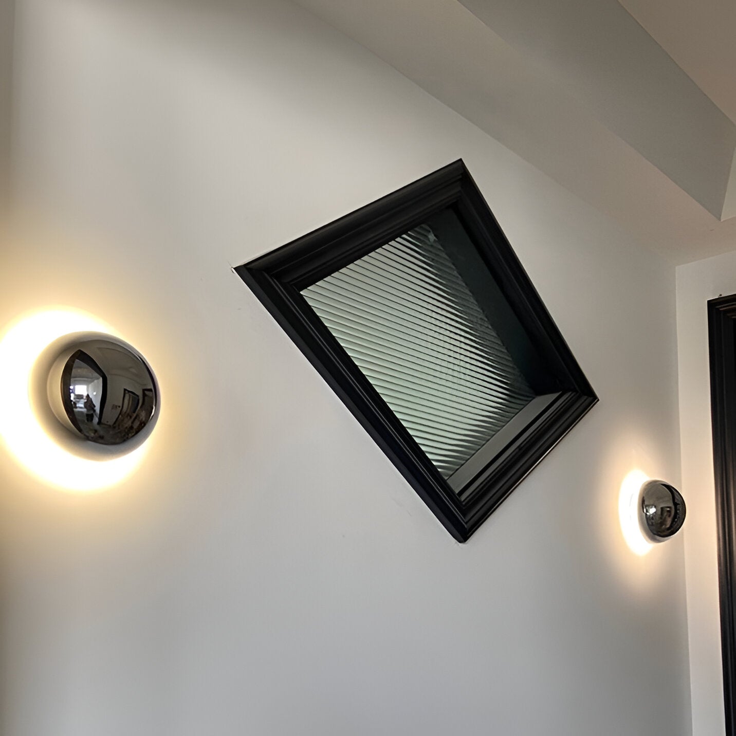 Nordic Iron Eclipse Wall Light