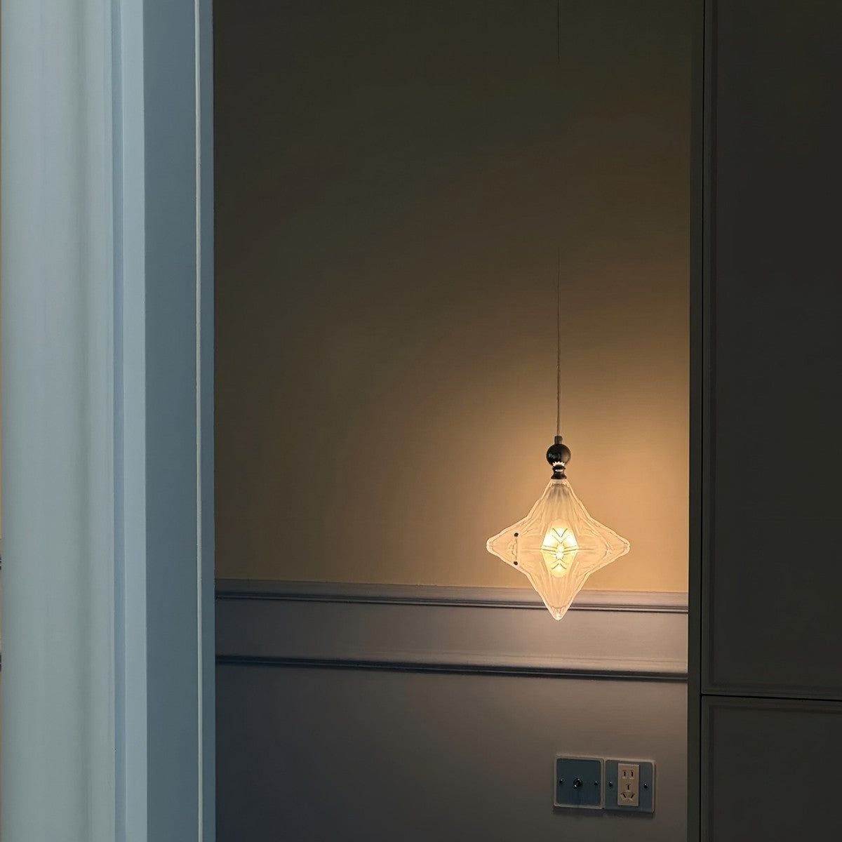 Star Retro Glass Pendant Light