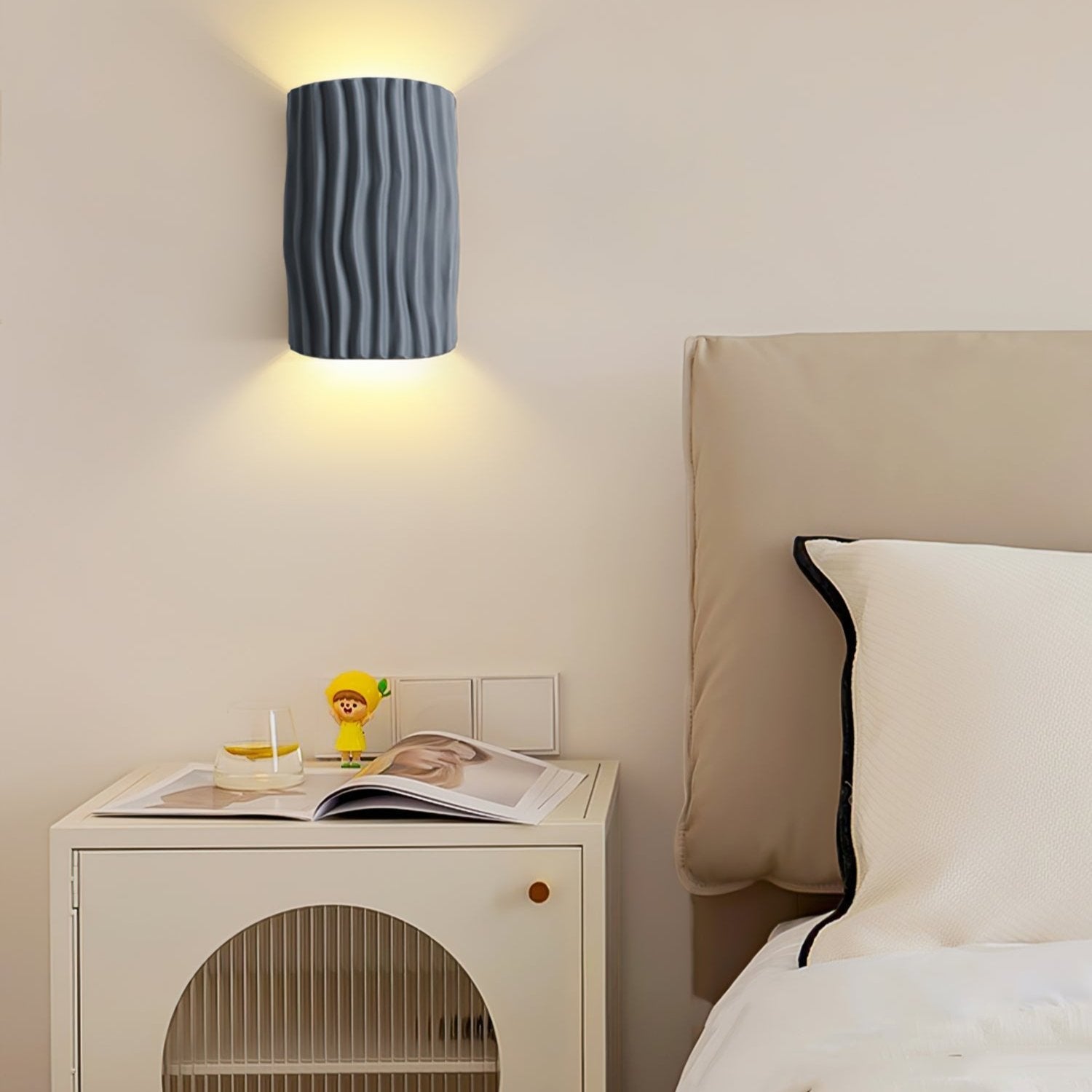 Clarity Curve Japandi Resin Wall Light