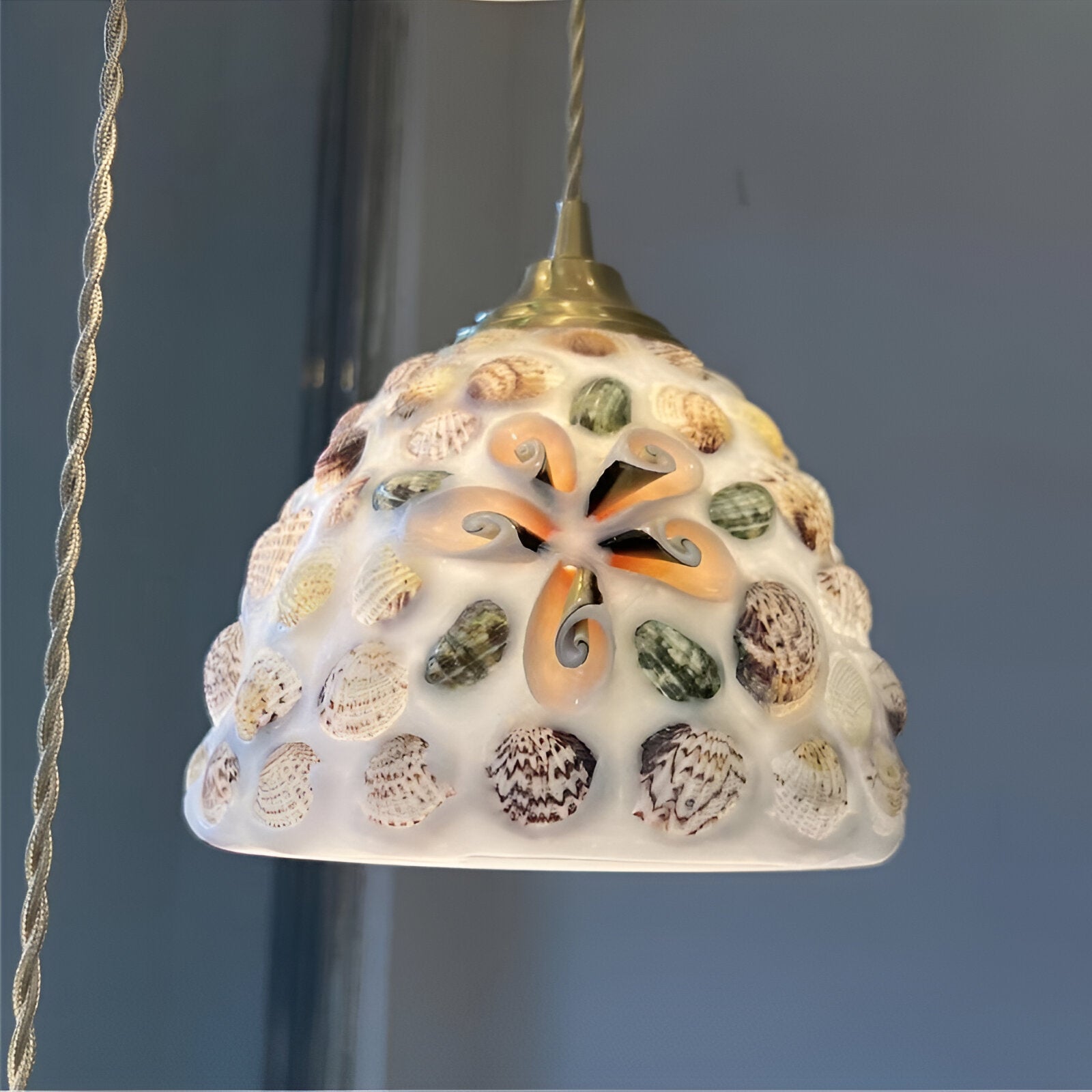 Retro Colorful Natural Shell Handcrafted Brass Pendant Light