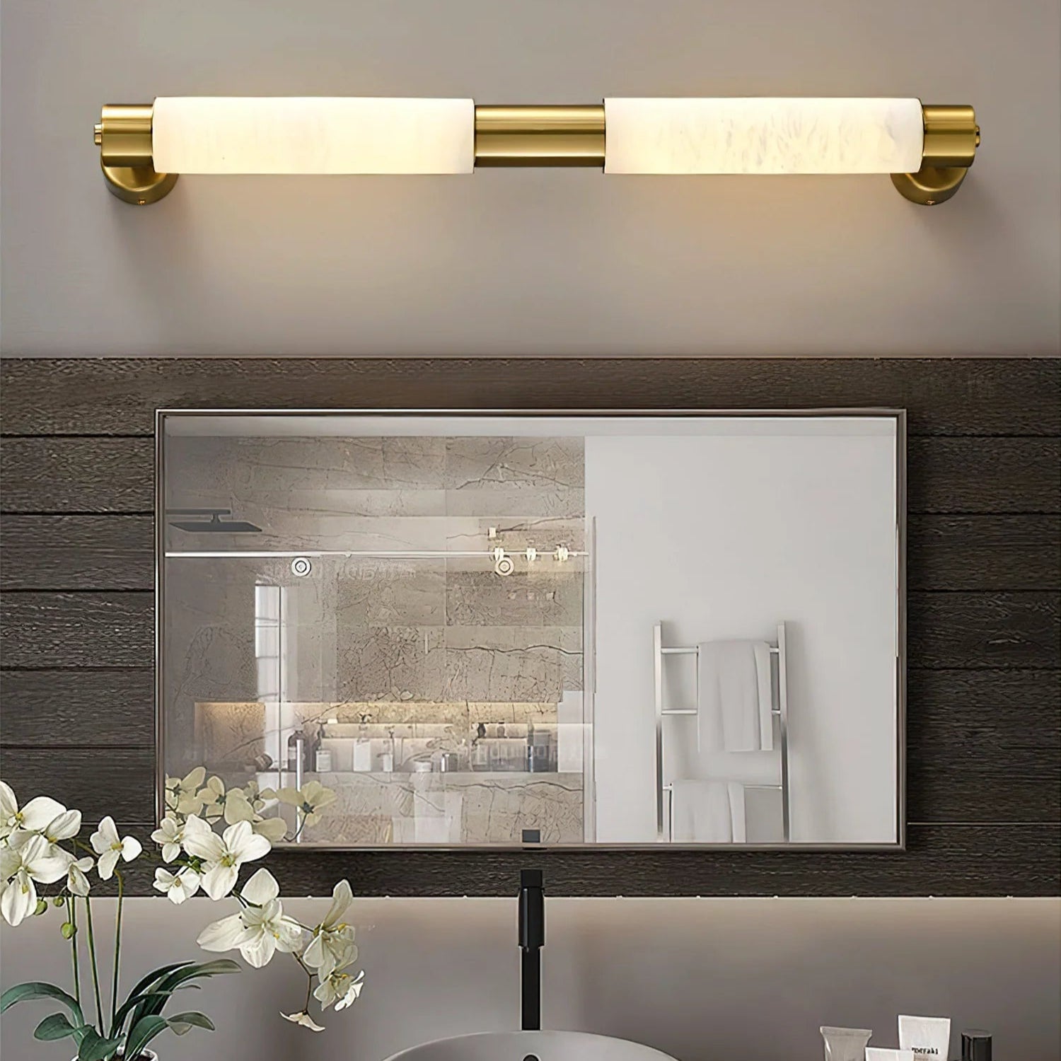 Soléa Tube Alabaster Minimalist Wall Lamp