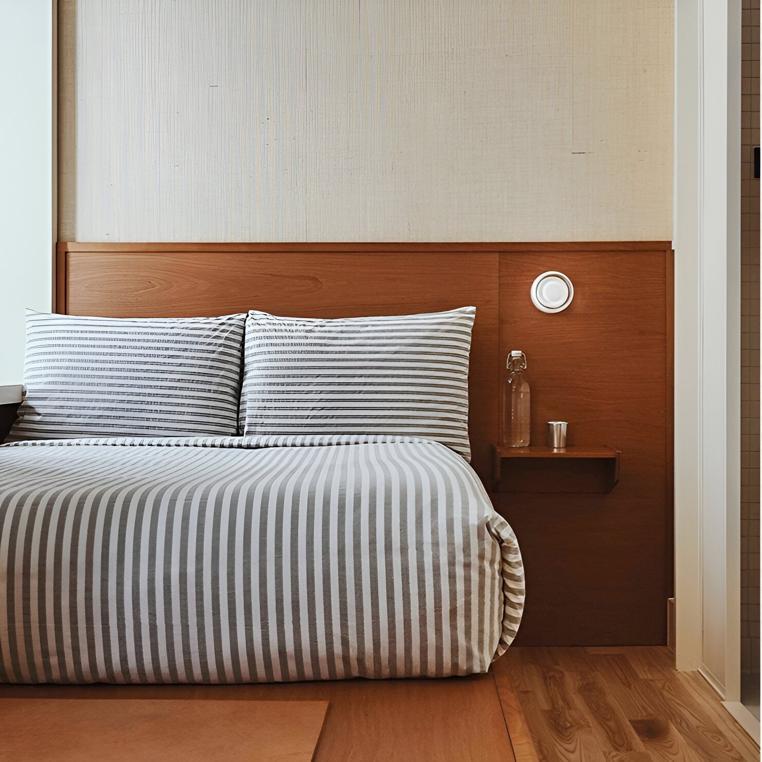 Nordic Luminous Dimple Glass Modern Wall Light