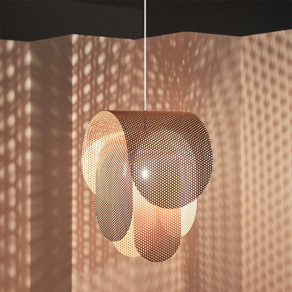 Perforierte Metallpendelleuchte