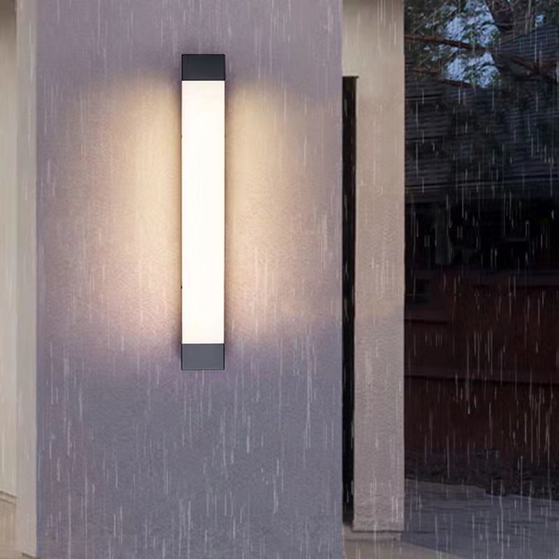 Minimalist Waterproof Linear Outdoor Lamp