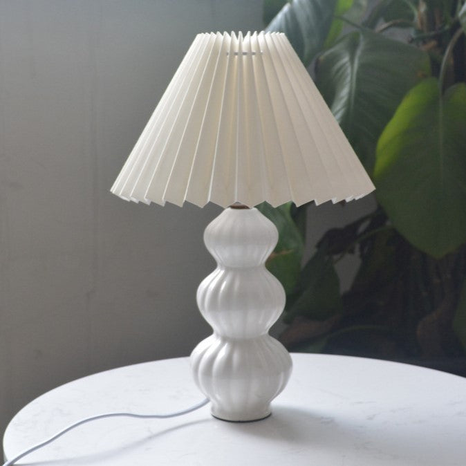 Retro Korean Style Faltenrock Tischlampe