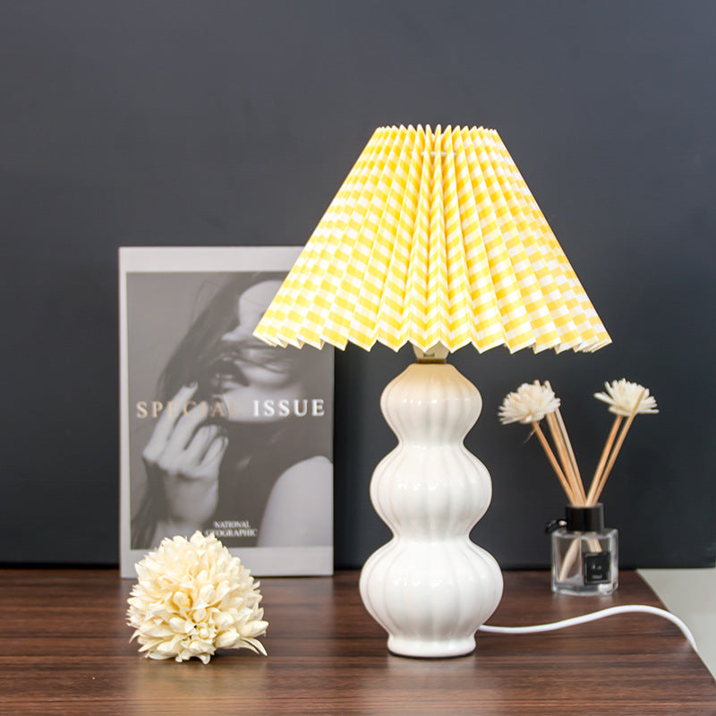 Retro Korean Style Pleated Skirt Table Lamp