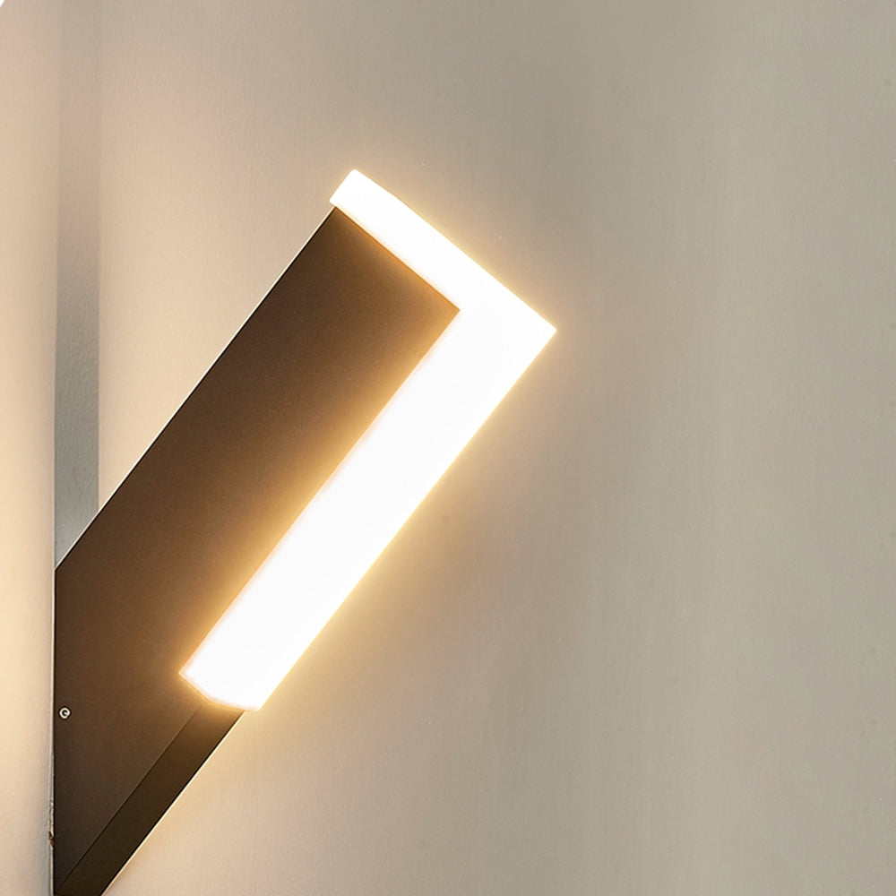 Modern Geometric Outdoor Wall Lamp