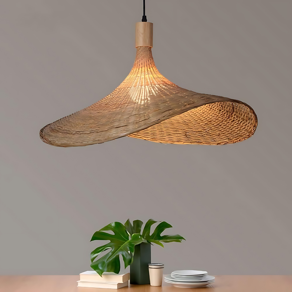 Lampada in Rattan con Charm in Raphia Rustico