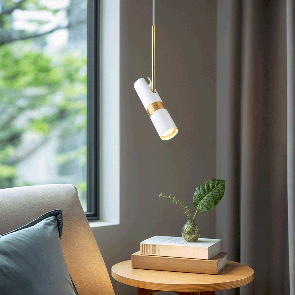 Russel Pendant Spotlight