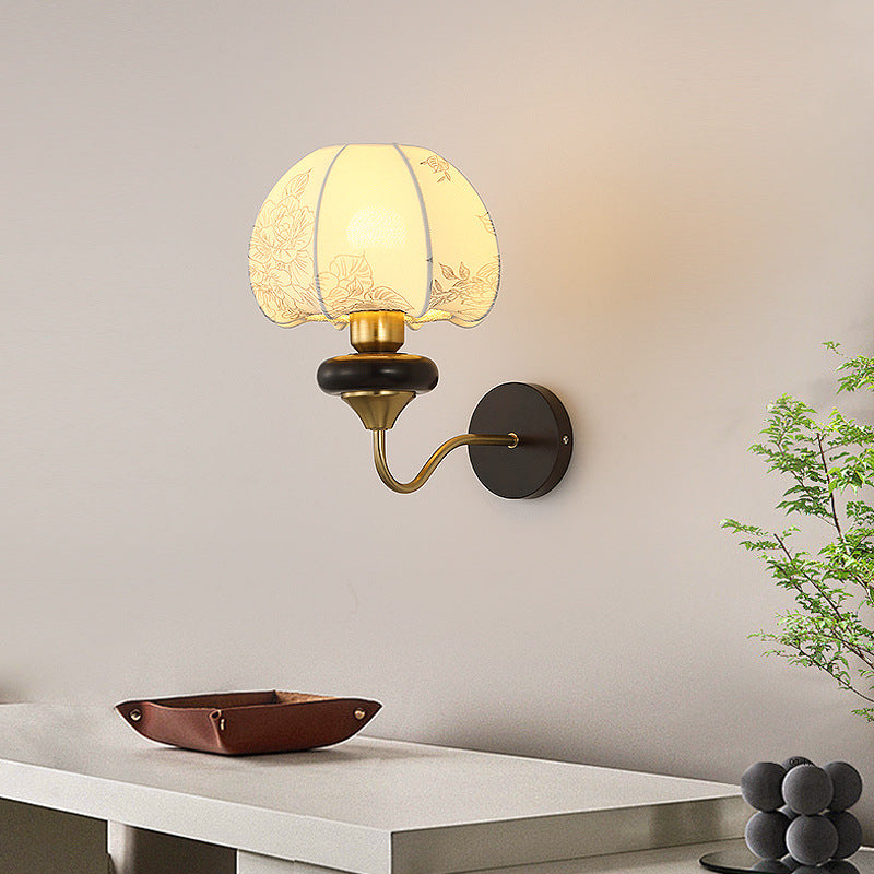 Traditionelle Musterstoff-Wandlampe