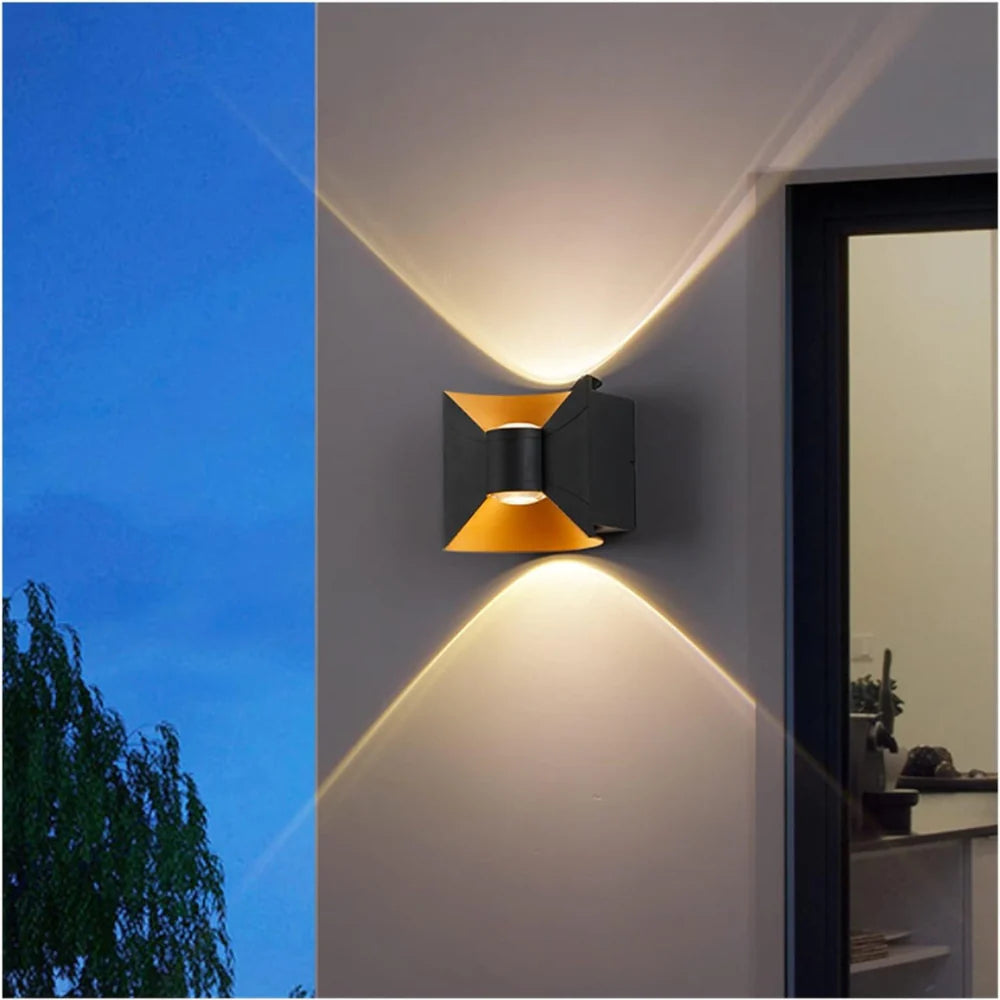 The Master of Light Outdoor Wall Lamp