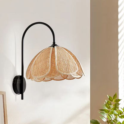 De Gloed van Rieten Wandlamp