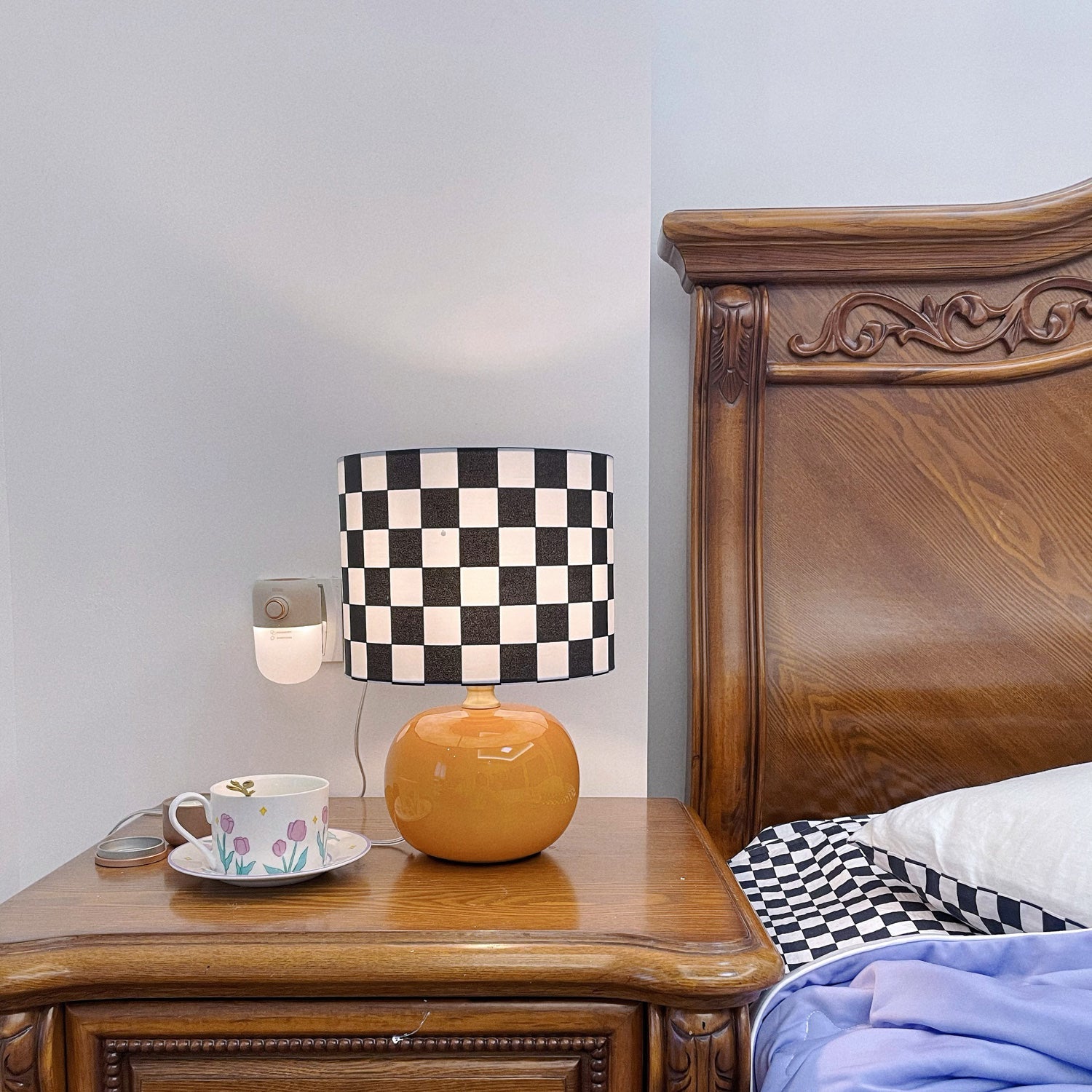 Classic Checkerboard Glass Table Lamp