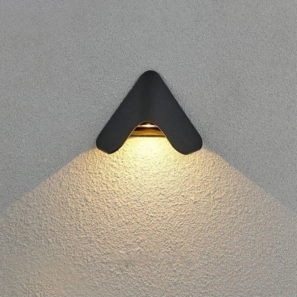 Minimalistische wasserdichte dreieckige IP65 wasserdichte Außenlampe