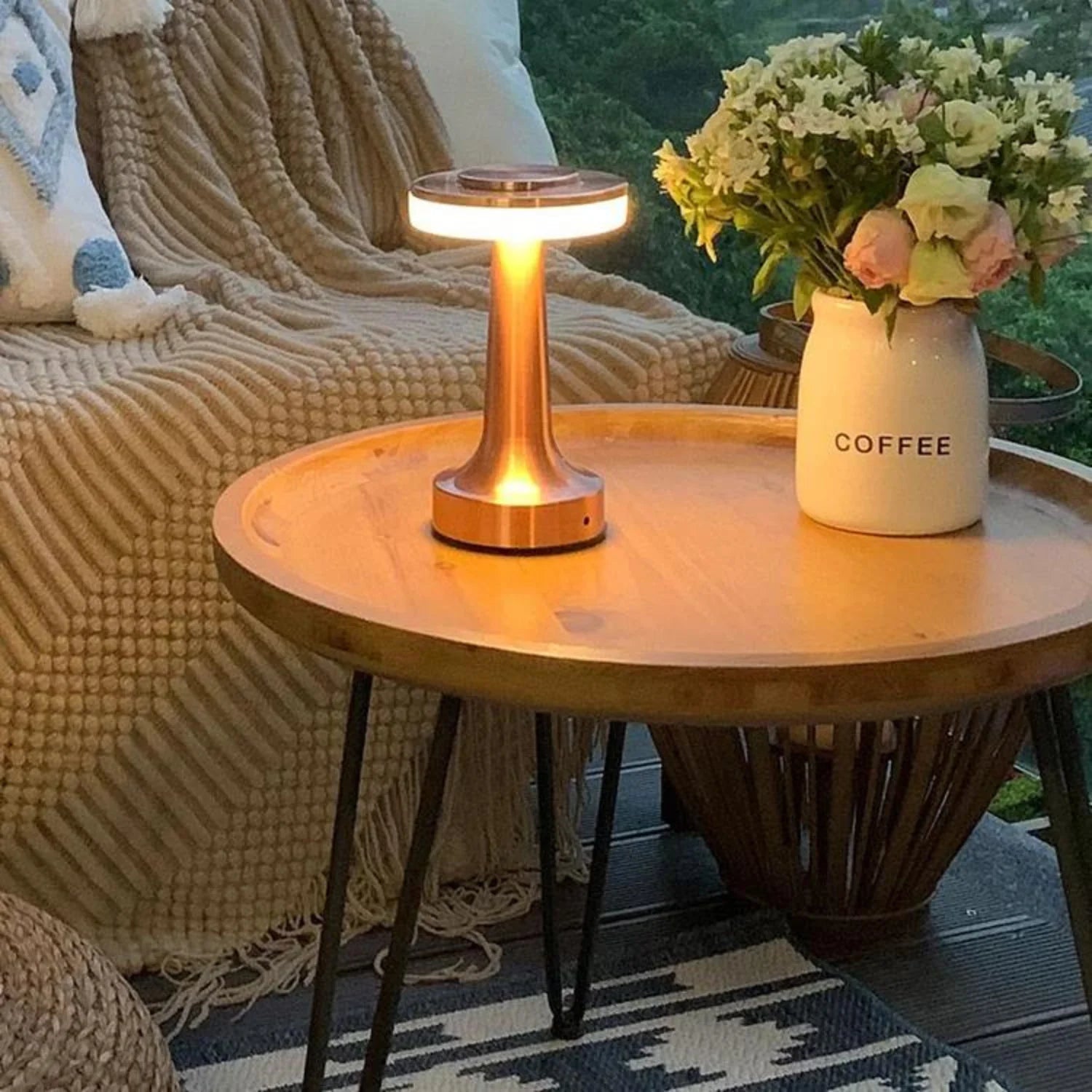 The Modern Radiance Wireless Table Lamp