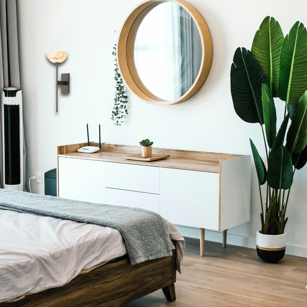 Lunara Glow Alabaster Brass Minimalist Wall Lamp