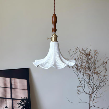 Petalis Charm French Petal Ceramic Pendant Light