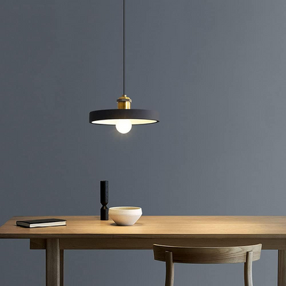 La lampe de plafond scandinave raffinée