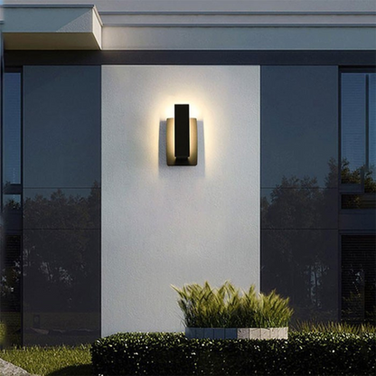 Ultra-Resistant Lanterne Wall Lamp