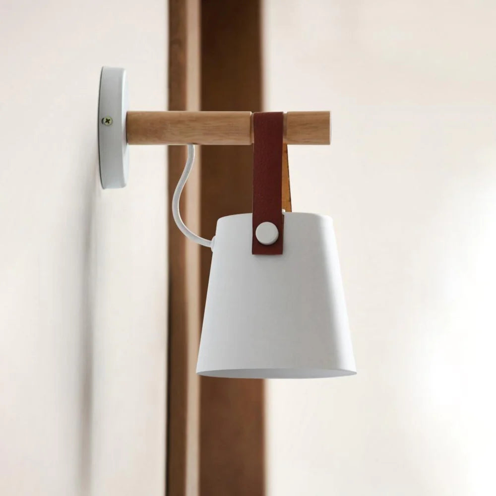 Lampada da Parete Scandinava Pura – Legno Elegante