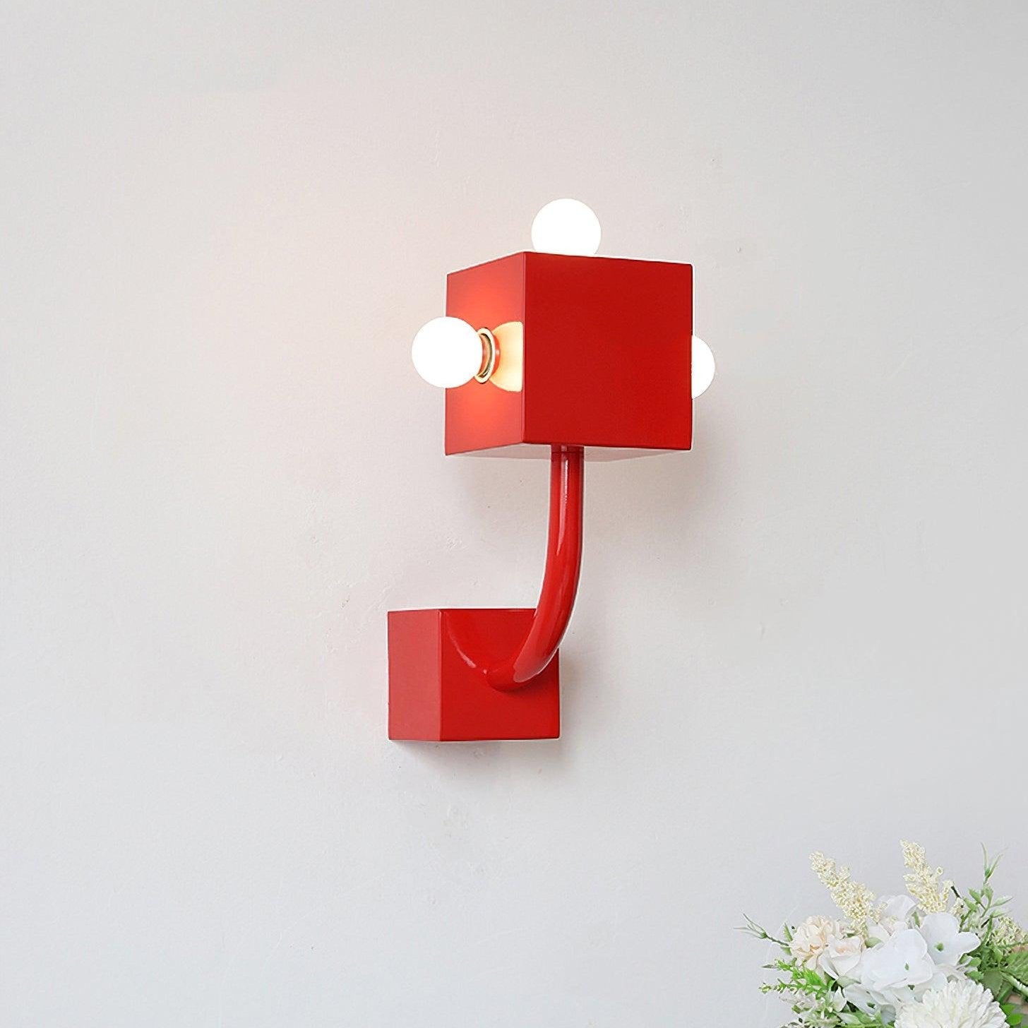 Lampe murale cube rouge moderne