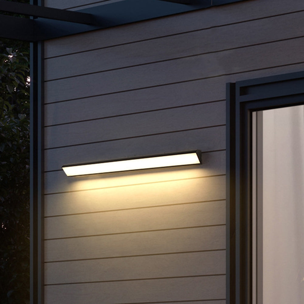 Edge Modern Tri-Rrism Metal Acrylic Waterproof Outdoor Wall Lamp