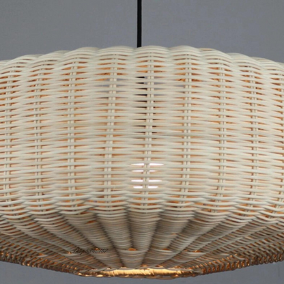 Il Brillante Lampadario Intrecciato