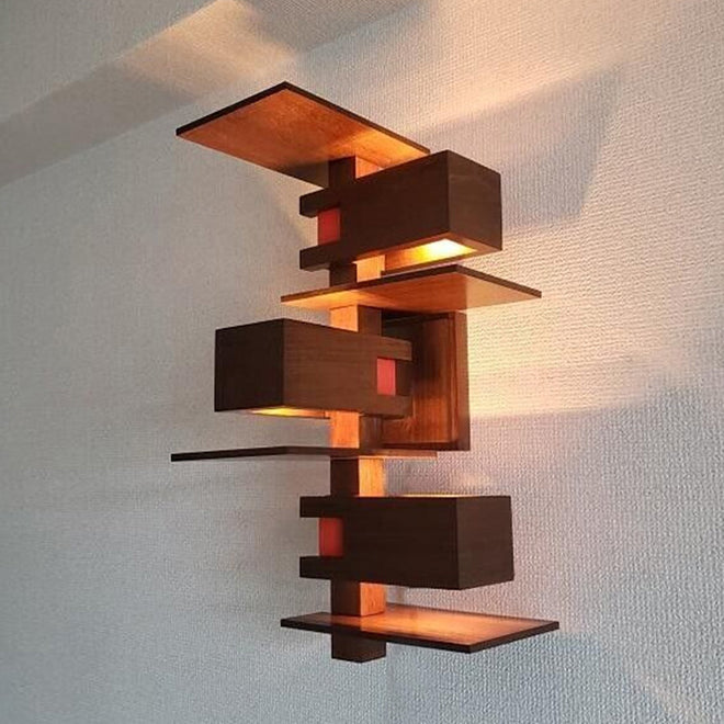 Kreative Ziegelrote Holzwandlampe