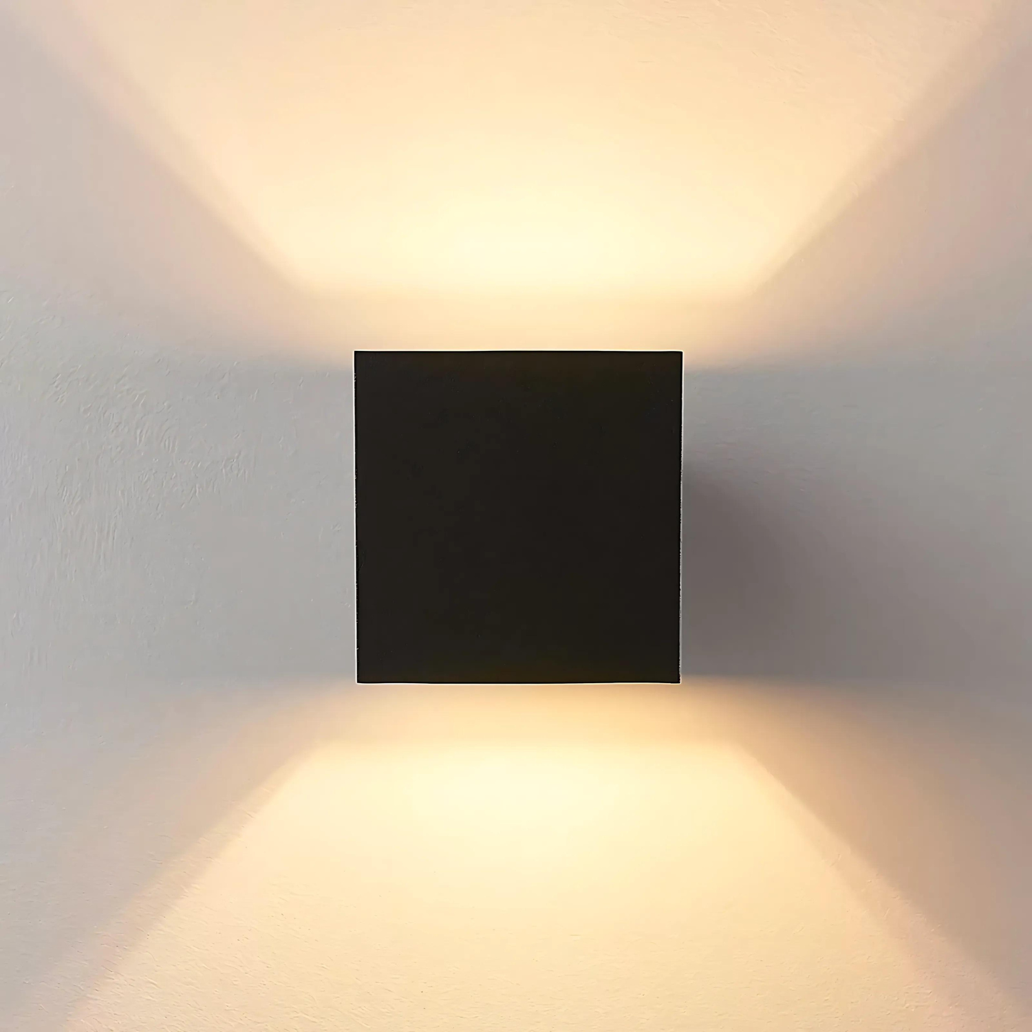 Die Bright Square wiederaufladbare Wandleuchte