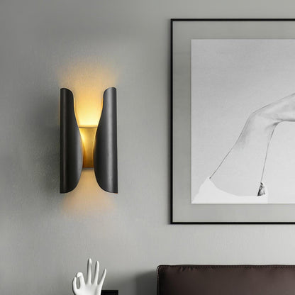 Guardian Wall Lamp