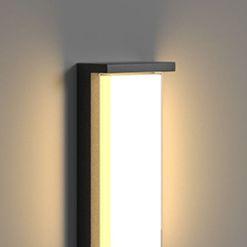 Waterproof Rectangular Metal Outdoor Wall Lamp