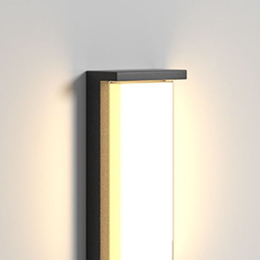 Waterproof Rectangular Metal Outdoor Wall Lamp