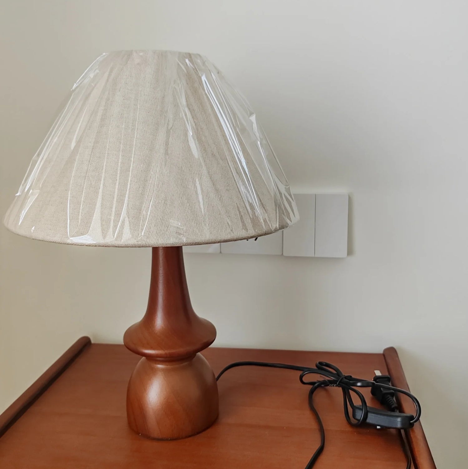 Olivia Vintage Solid Wood Table Lamp