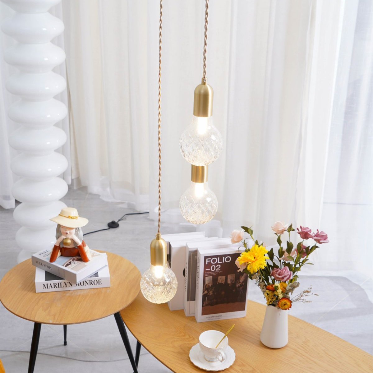 Lampada a sospensione con bulbo di cristallo in design nordico