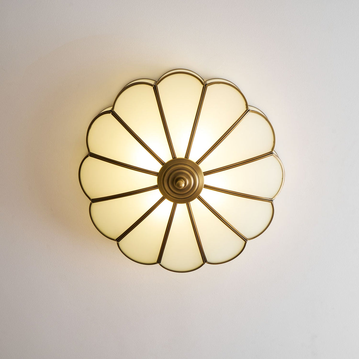 Silunavo Postmodern Flower Shape Ceiling Light