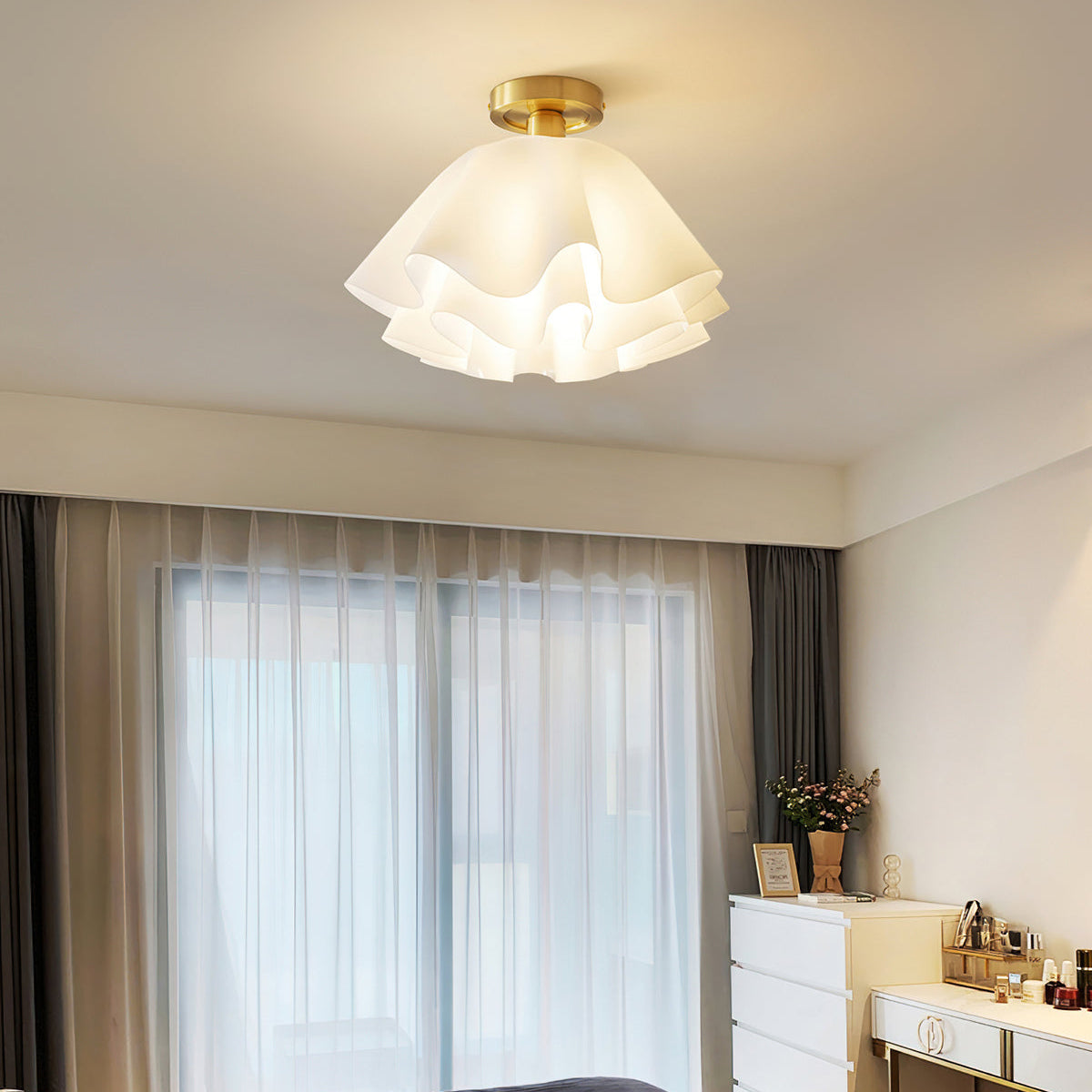 Lustra Pleated Retro Brass Acrylic Ceiling Light