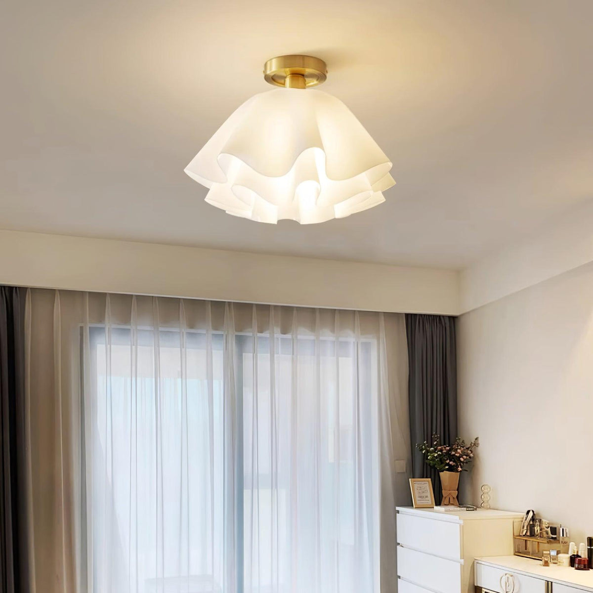 Lustra Pleated Retro Brass Acrylic Ceiling Light